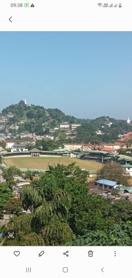 Kelum Homestay Kandy Luaran gambar