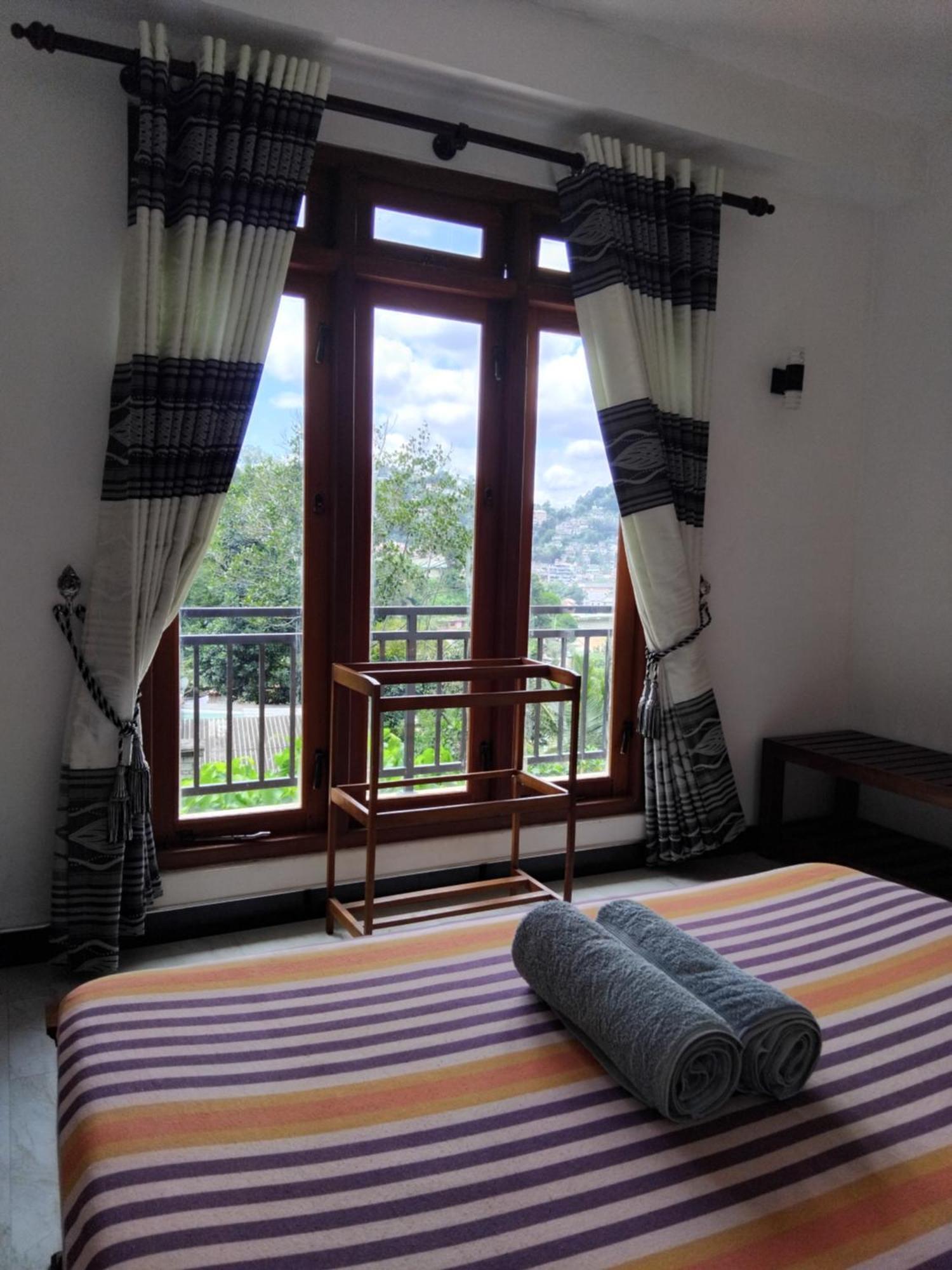 Kelum Homestay Kandy Luaran gambar