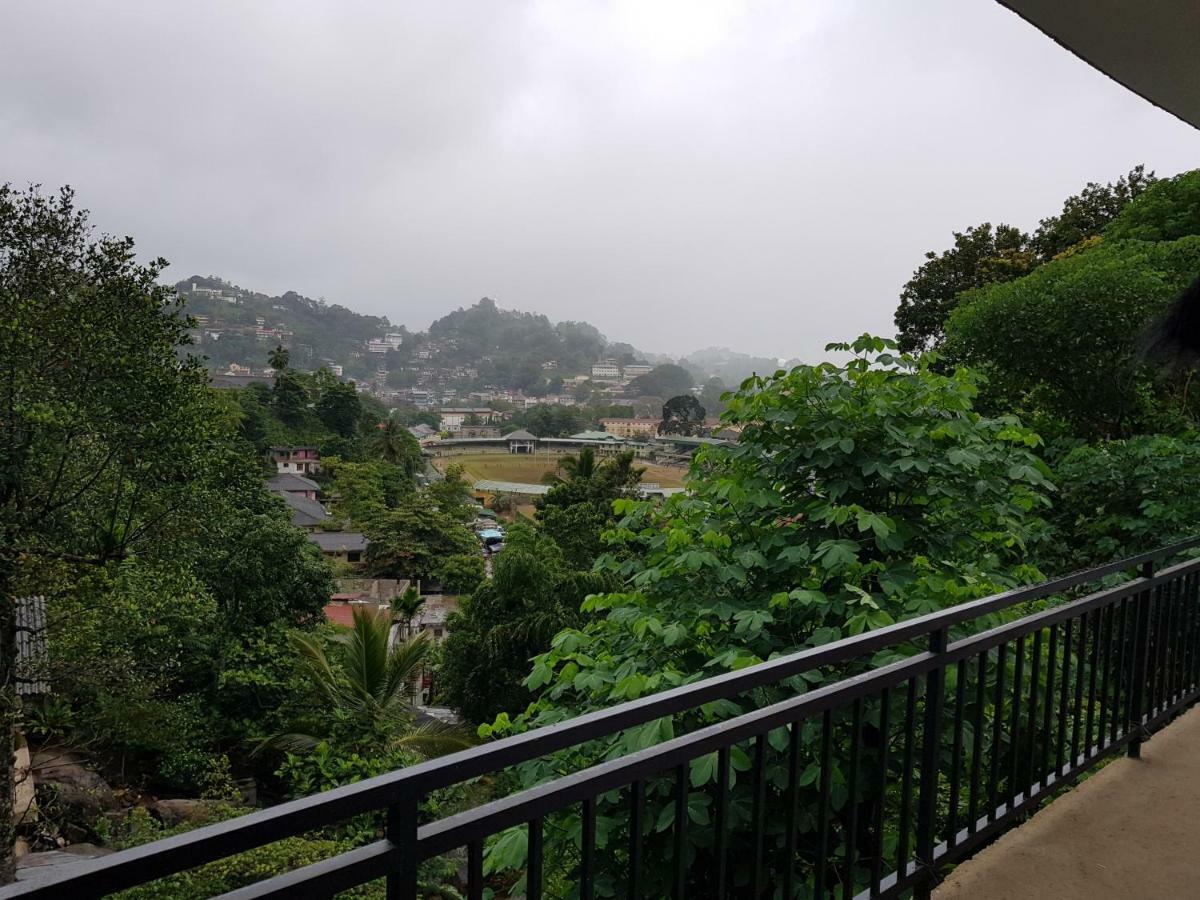Kelum Homestay Kandy Luaran gambar