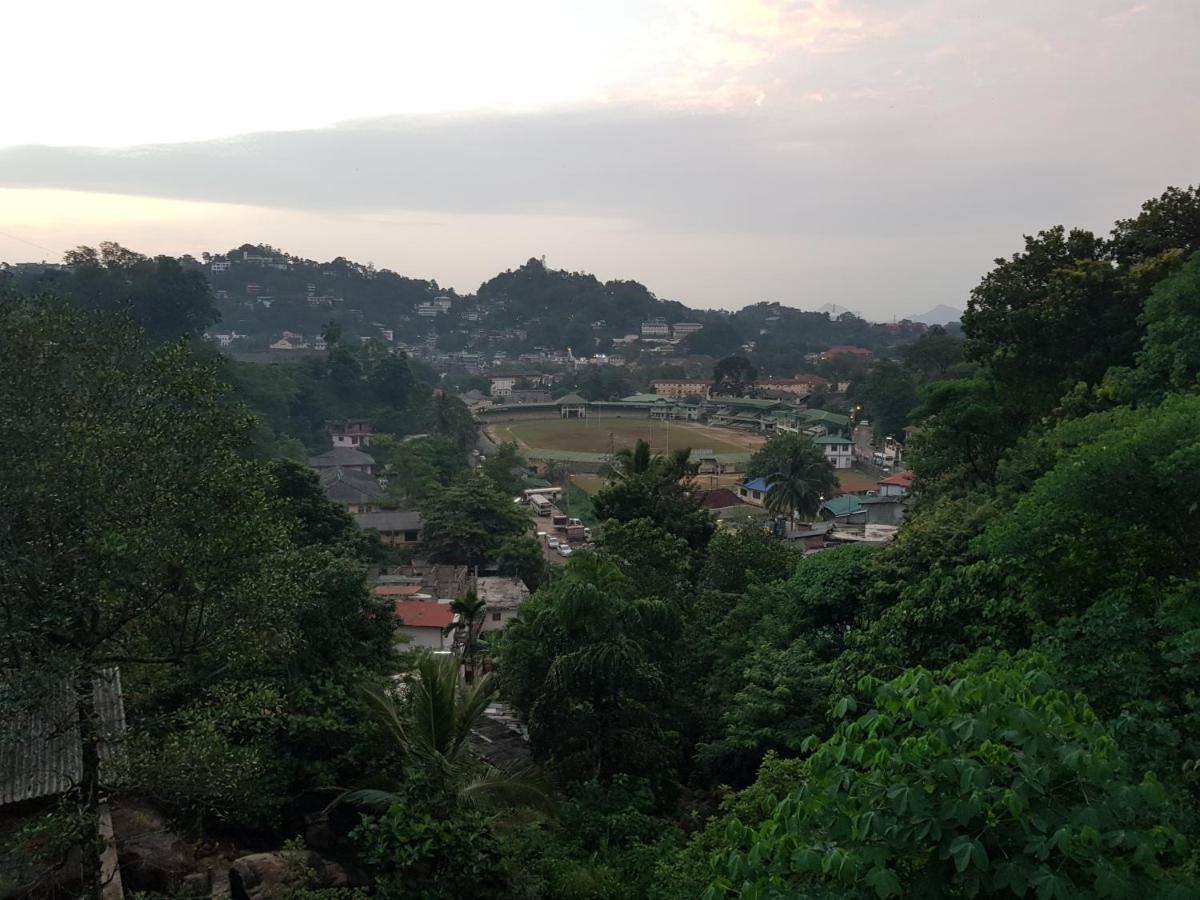 Kelum Homestay Kandy Luaran gambar