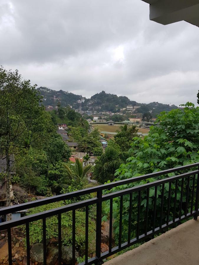 Kelum Homestay Kandy Luaran gambar